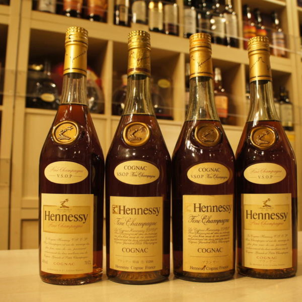 ヘネシーVSOP(Hennessy)スリムボトル 多数高価買取いたしました。」の