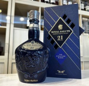 ロイヤルサルート21年 青ボトル 高価買取致しました！」の買取実績と