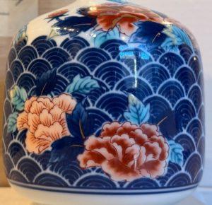 サントリー ブランデー 染錦青梅波牡丹文 有田焼 高価買取致しました