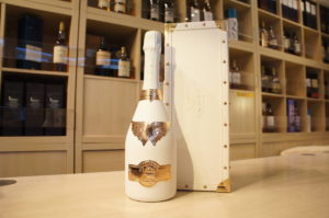 %e3%82%a8%e3%83%b3%e3%82%b8%e3%82%a7%e3%83%ab-%e3%83%ad%e3%82%bc-%e3%83%9b%e3%83%af%e3%82%a4%e3%83%88